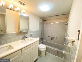 4201 Cathedral Avenue NW 622E, Washington DC 20016