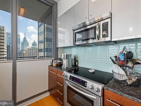 2101 Market Street 4206, Philadelphia PA 19103