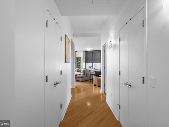 2101 Market Street 4206, Philadelphia PA 19103