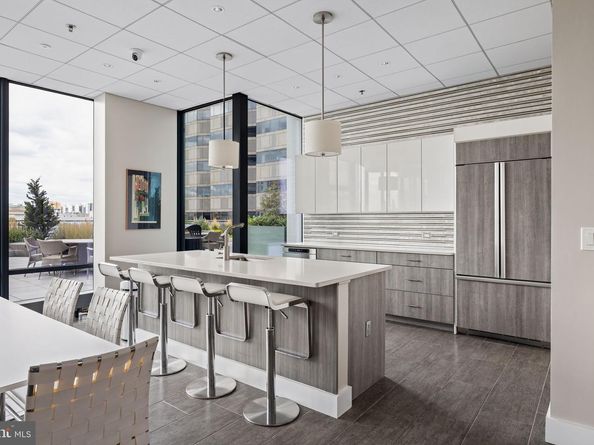 2101 Market Street 4206, Philadelphia PA 19103