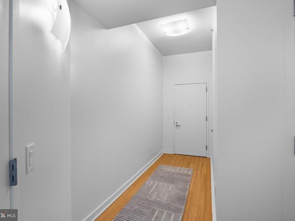 2101 Market Street 4206, Philadelphia PA 19103
