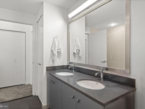 2101 Market Street 4206, Philadelphia PA 19103