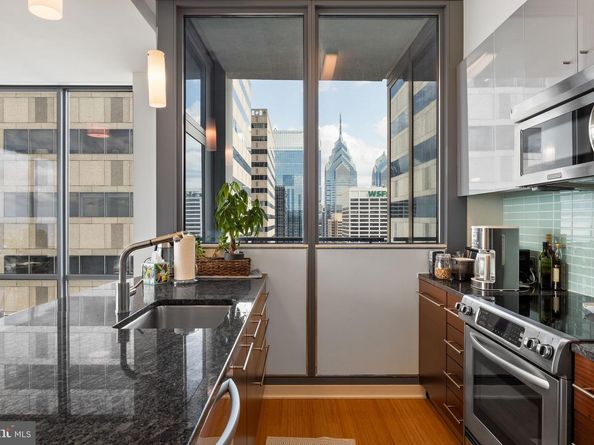 2101 Market Street 4206, Philadelphia PA 19103