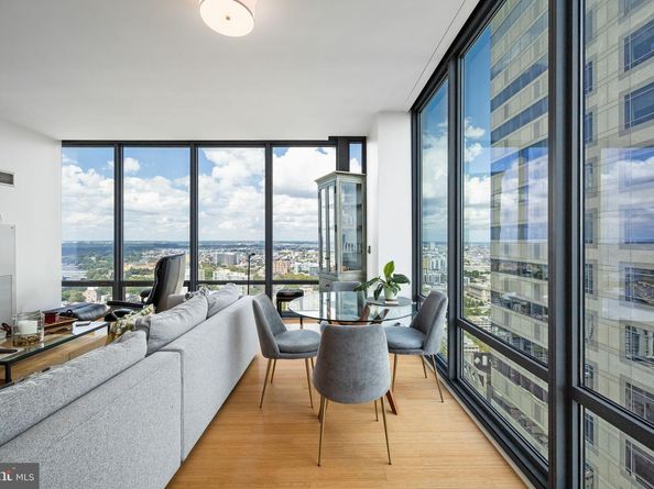 2101 Market Street 4206, Philadelphia PA 19103