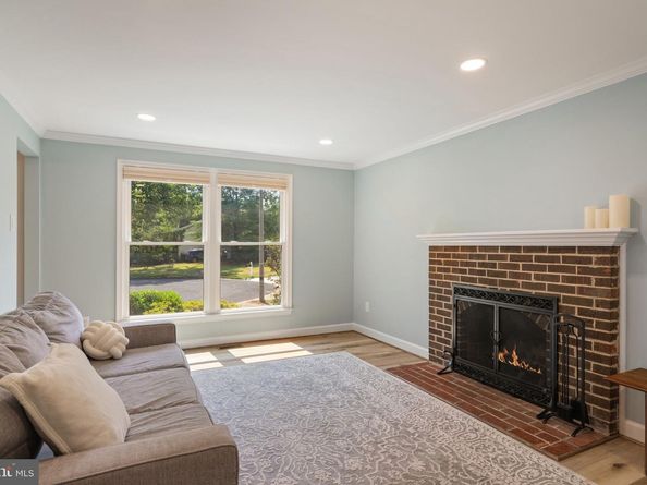 1008 Windcroft Glen Court, Herndon VA 20170