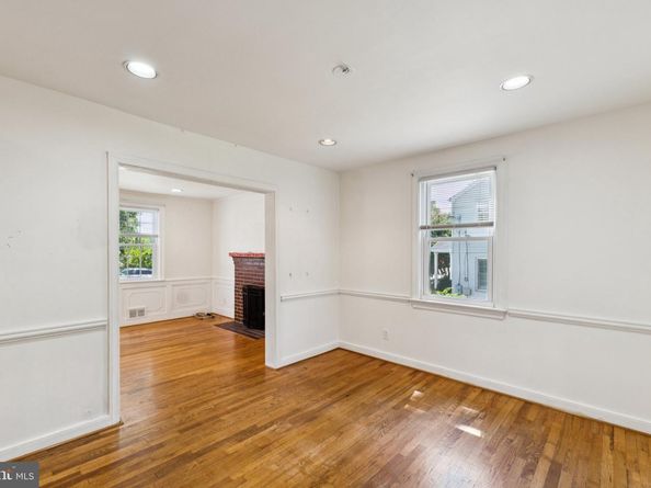 954 N Longfellow Street, Arlington VA 22205