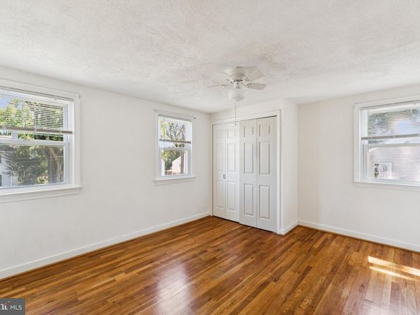954 N Longfellow Street, Arlington VA 22205