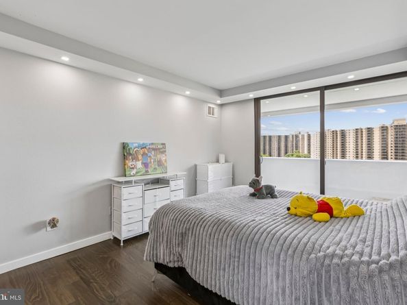 6101 Edsall Road 1502, Alexandria VA 22304