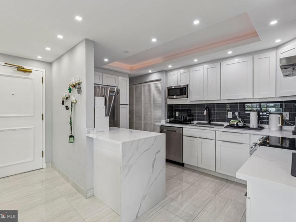 6101 Edsall Road 1502, Alexandria VA 22304