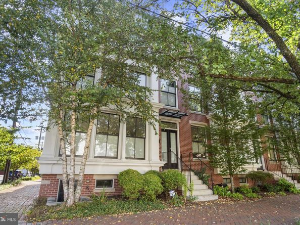 325 N N. Columbus Street, Alexandria VA 22314
