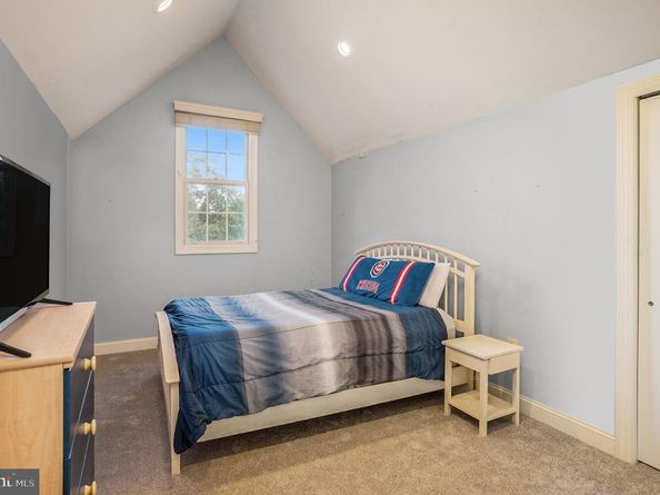 1150 Walnut Farm Road, Ambler PA 19002