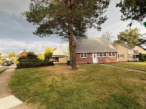 810 Quince Lane, Secane PA 19018