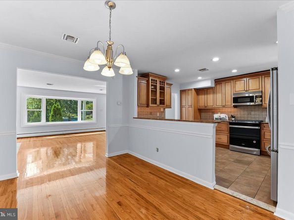 200 N State Road, Springfield PA 19064