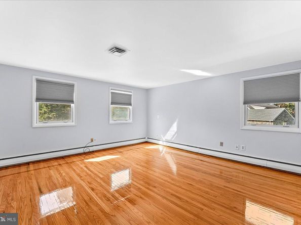 200 N State Road, Springfield PA 19064