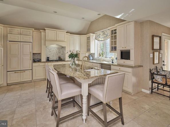 860 Dukes Drive, Yardley PA 19067