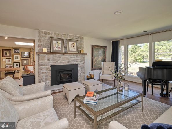 860 Dukes Drive, Yardley PA 19067
