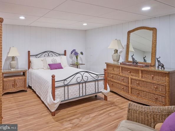 860 Dukes Drive, Yardley PA 19067