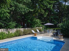 860 Dukes Drive, Yardley PA 19067