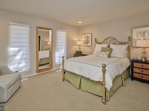 860 Dukes Drive, Yardley PA 19067