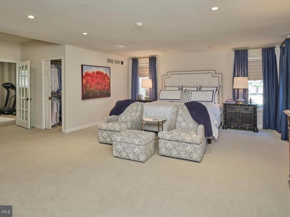 860 Dukes Drive, Yardley PA 19067