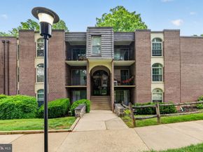 3330 Woodburn Village Drive 33, Annandale VA 22003