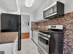 3330 Woodburn Village Drive 33, Annandale VA 22003