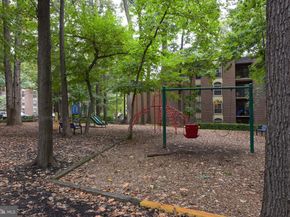 3330 Woodburn Village Drive 33, Annandale VA 22003
