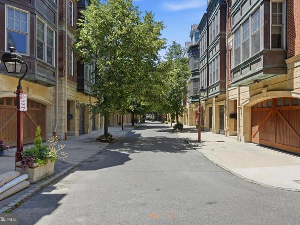 212 Gaskill Street, Philadelphia PA 19147