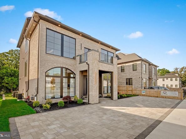 9741 Krewstown Road, Philadelphia PA 19115