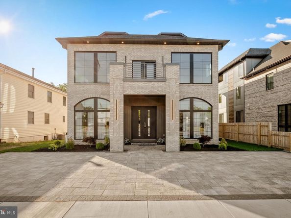 9741 Krewstown Road, Philadelphia PA 19115