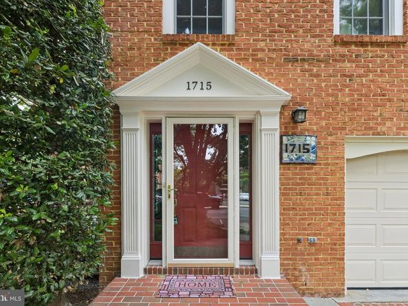 1715 Dogwood Drive, Alexandria VA 22302