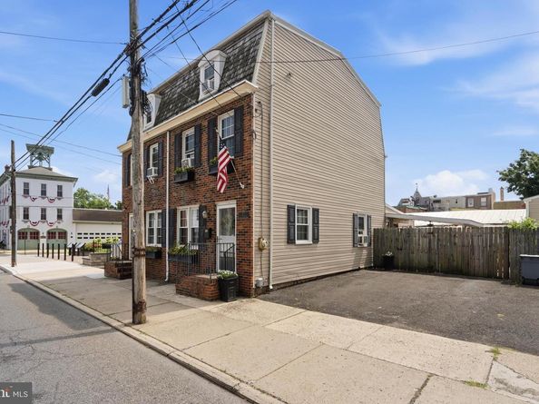 312 Market Street, Bristol PA 19007