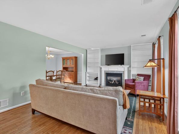 8000 Woodcroft Court, Dunn Loring VA 22027