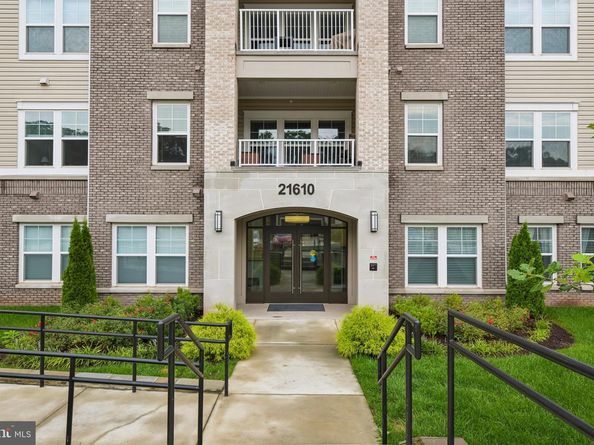 21610 Hawksbill High Circle 102, Sterling VA 20164