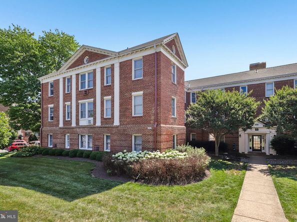 906 S Washington Street 207, Alexandria VA 22314