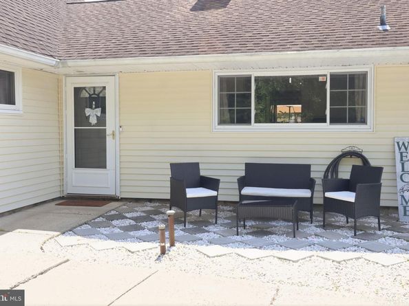 201 Snowball Drive, Levittown PA 19056