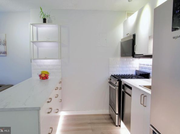 2500 N Van Dorn Street 320, Alexandria VA 22302