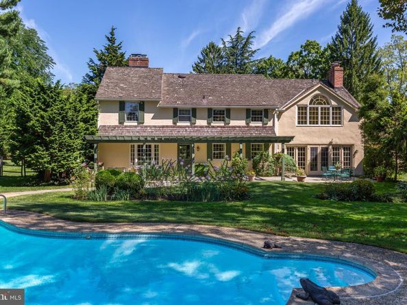 672 Clovelly Lane, Devon PA 19333