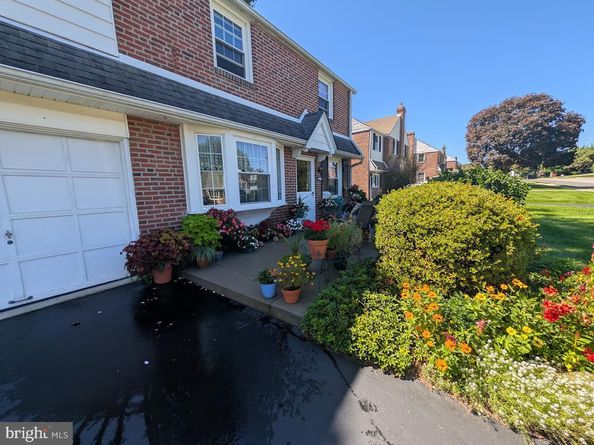 2404 Georgian Lane, Broomall PA 19008