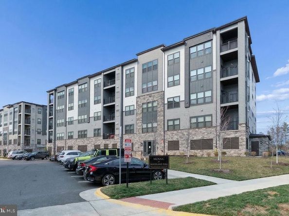 12850 Mosaic Park Way 2W, Herndon VA 20171