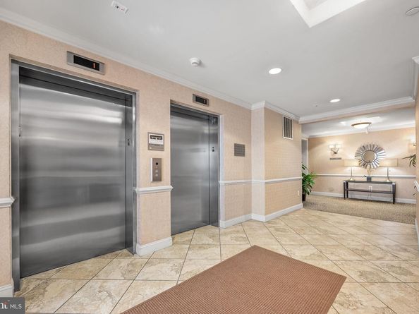 700 Commodore Court 2727, Philadelphia PA 19146
