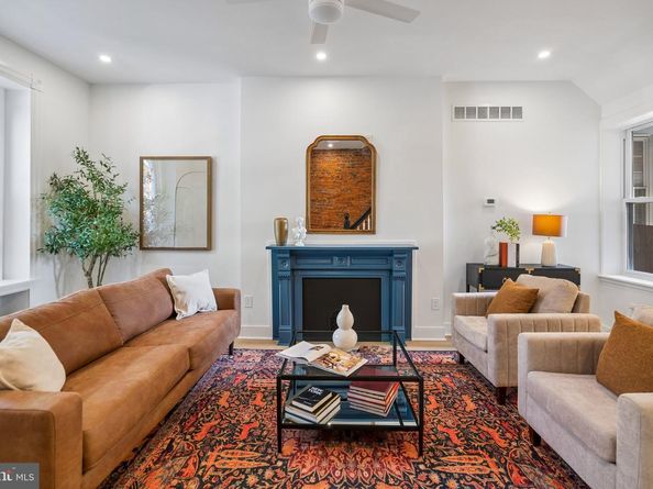 2908 W Girard Avenue, Philadelphia PA 19130