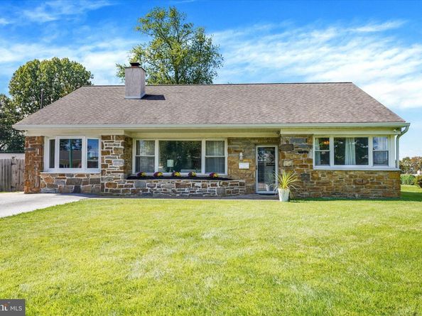 2116 Boxwood Drive, Broomall PA 19008