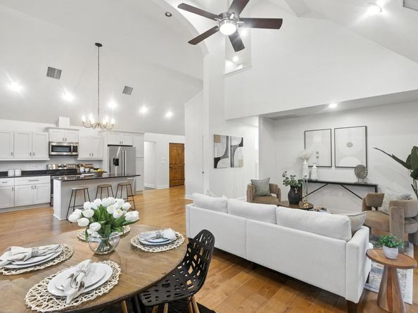12705 Burson DR, Manchaca TX 78652