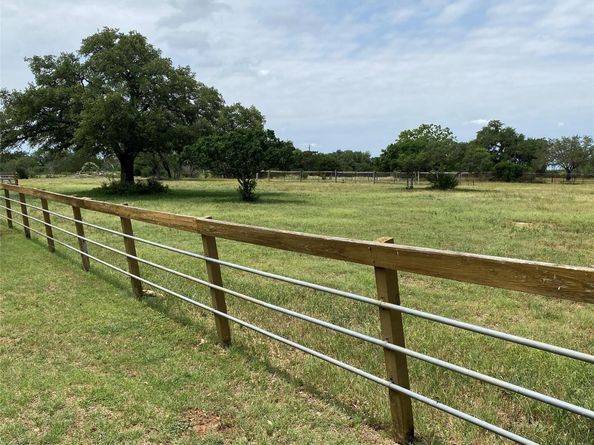 140 Oakridge RD, Georgetown TX 78628