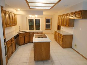 10225 Pinehurst Dr, Austin TX 78747