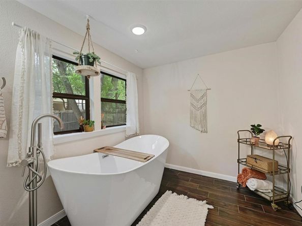 4025 Valley View RD 2, Austin TX 78704