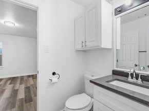 1911 Hearthside DR A/B, Austin TX 78757