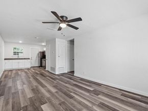 1911 Hearthside DR A/B, Austin TX 78757