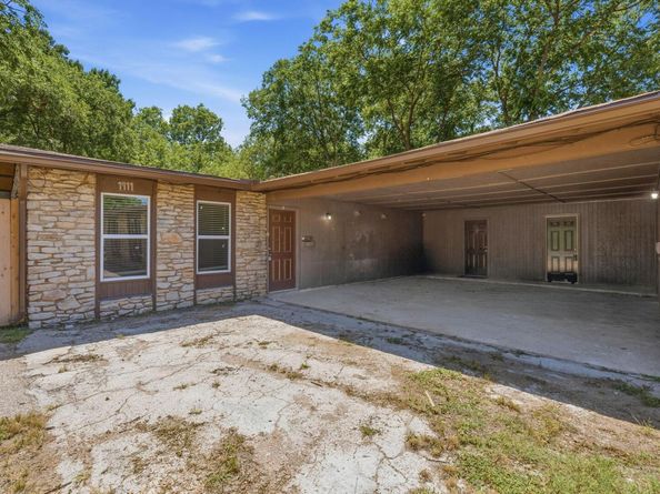 1911 Hearthside DR A/B, Austin TX 78757